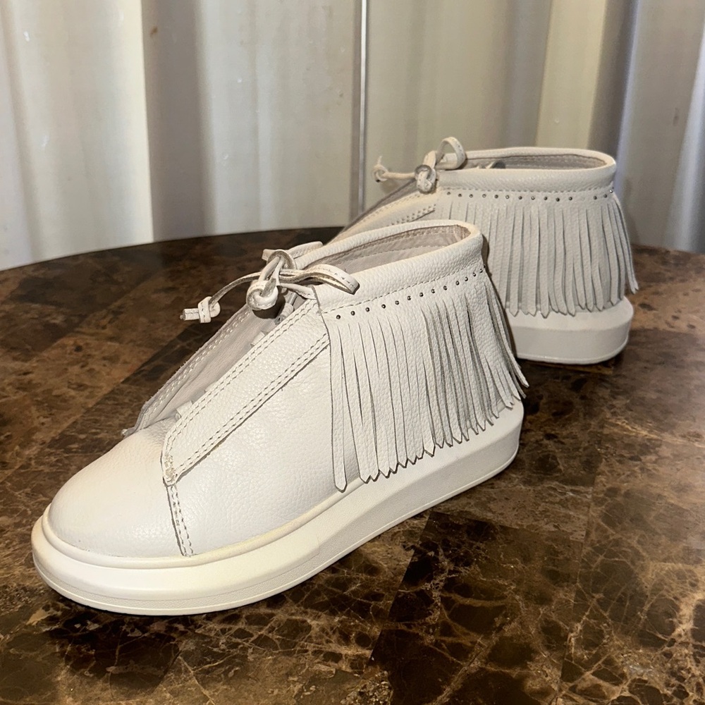 Hollie Watman Fringed MOCASSIN WHITE Sneakers LEATHER size 7 High Top Shoe